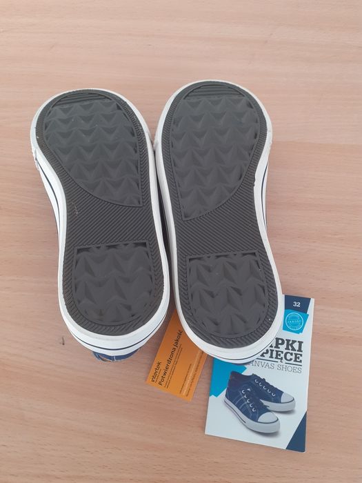 Trampki dziecięce nowe rozm 32