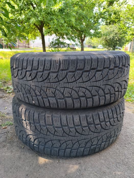 Продам зимову резину 215/60/16