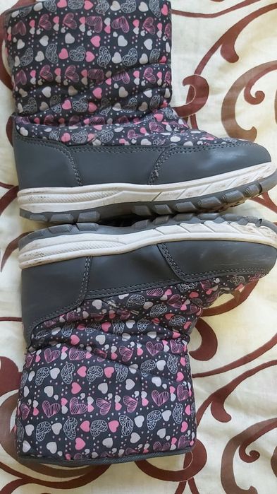 Сапожки для дівчинки