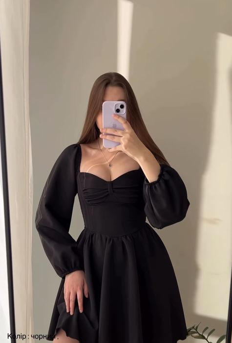 Платье черное приталеное