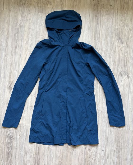 Arc’teryx windbreaker