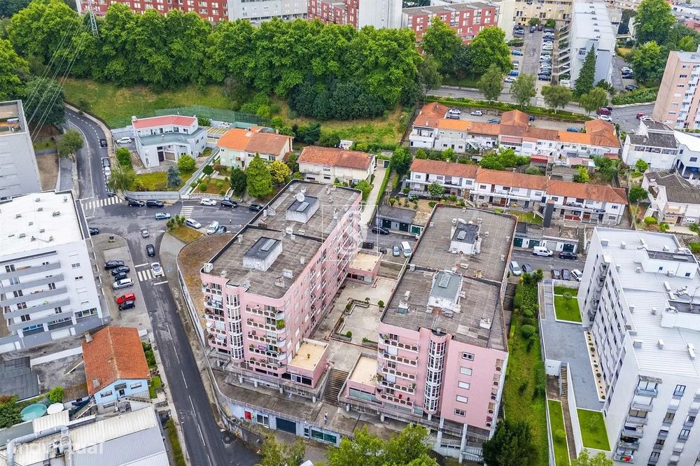 T2, Totalmente Remodelado, em Fermentões, Guimarães, com 76 m²