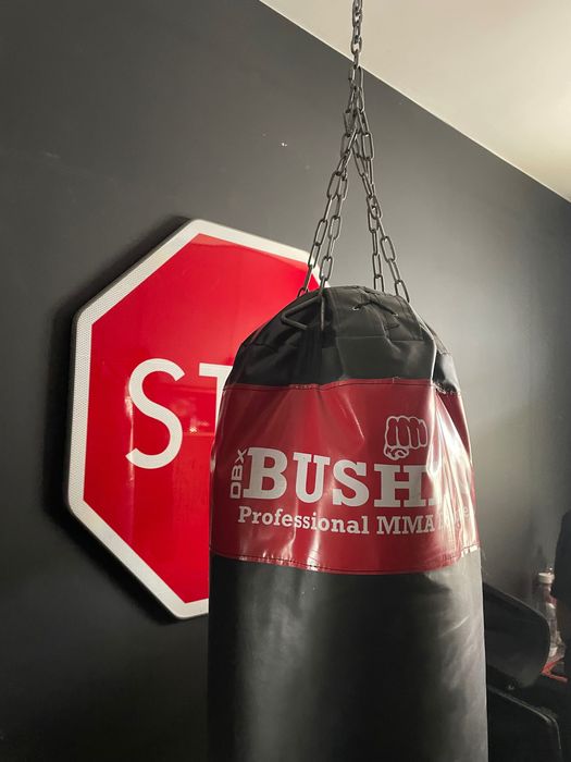 Bushido worek treningowy bokserski 140 cm 30 kg
