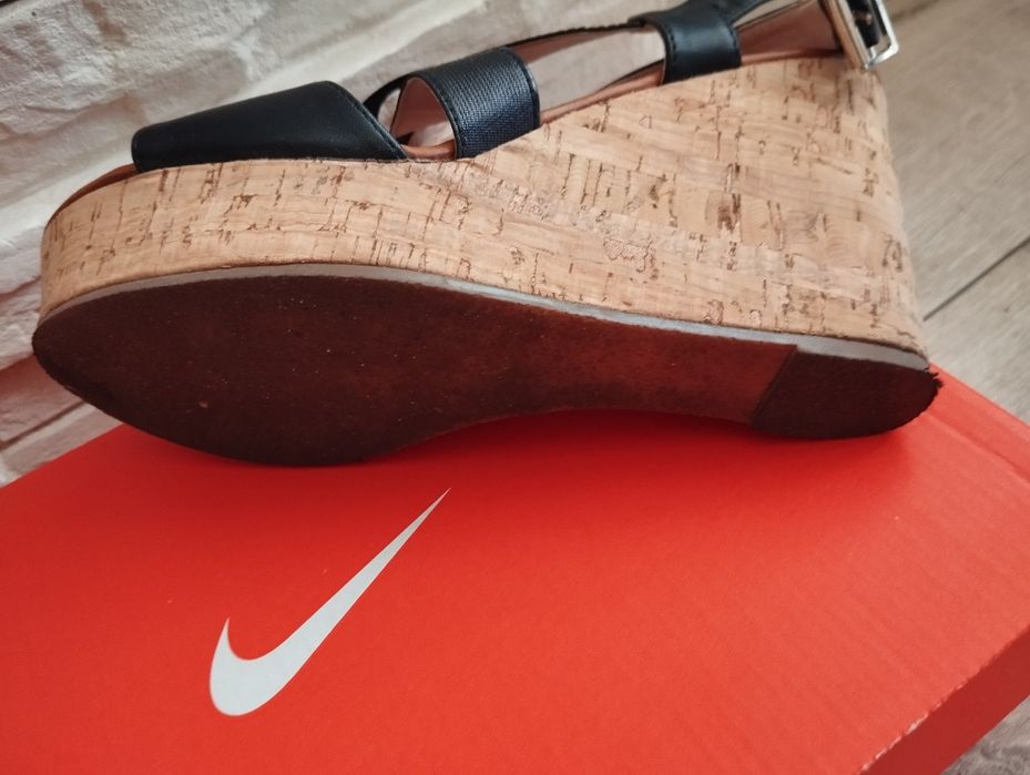 Buty sandały na koturnie korkowym 38