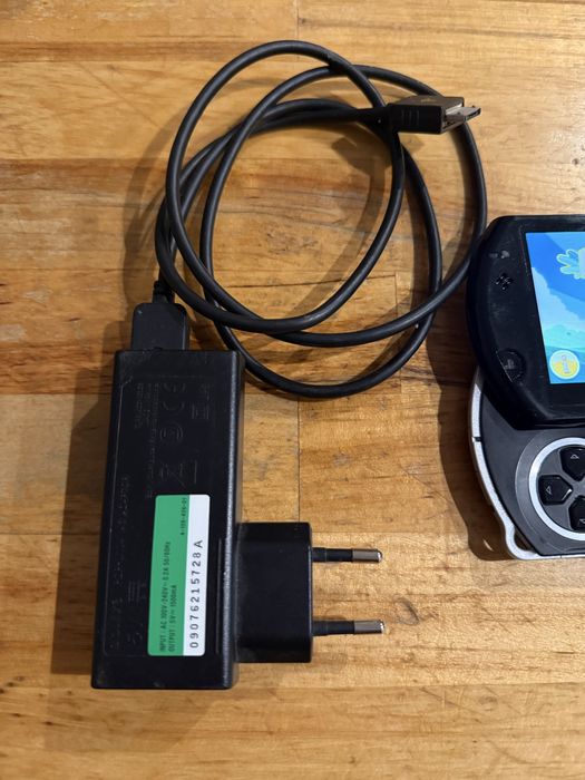 PSP Sony stan kolekcjonerski  kilka gier w pamieci