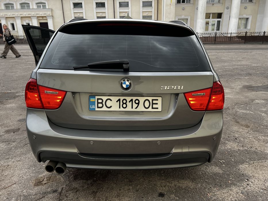Продам BMW e91 2011год