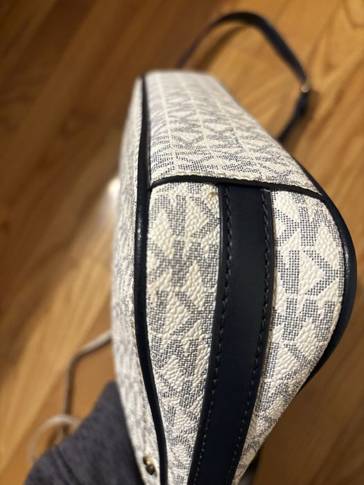 Mala Michael Kors