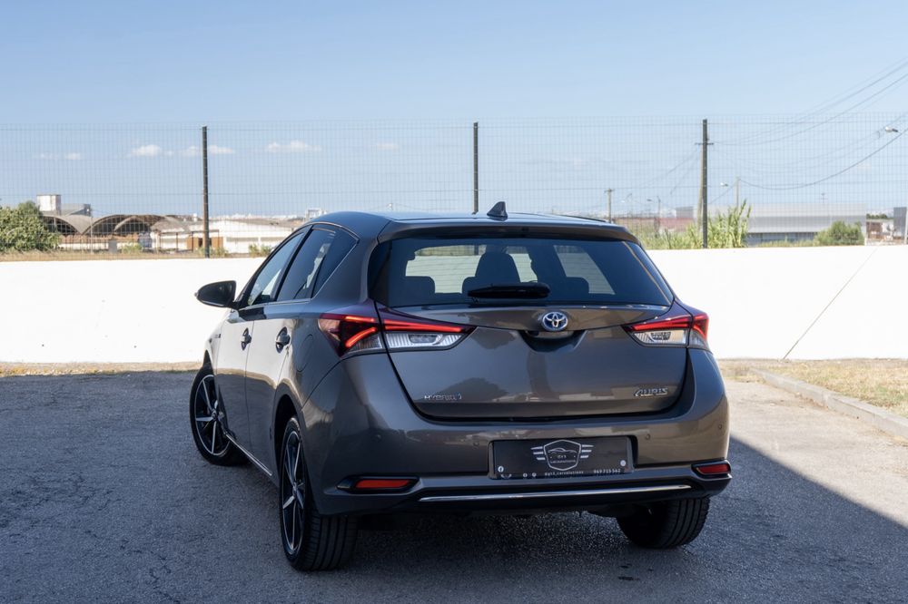 Toyota Auris 1.8 HSD Comfort Plus Sport Plus Nav (financiamento disponível)