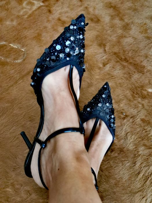 Sapatos de lantejoulas pretos