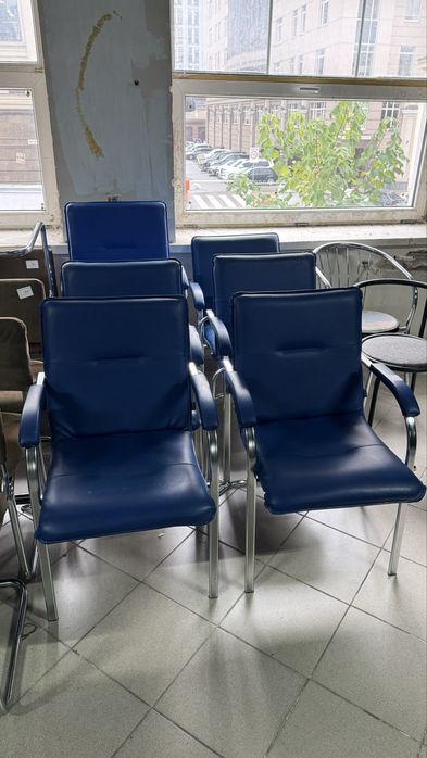 Крісла офісні