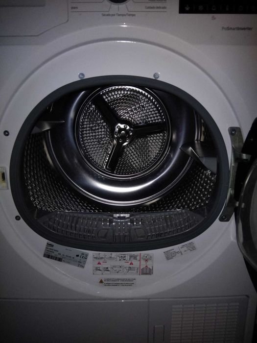 Máquina de Secar Roupa Beko ProsmartInverter 9Kg Bomba de Calor A+++