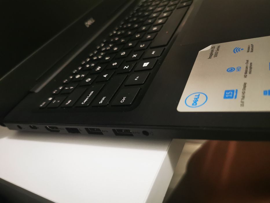 Notebook Dell Inspiron 5570 15,6" i-3 7020U 1TB HDD