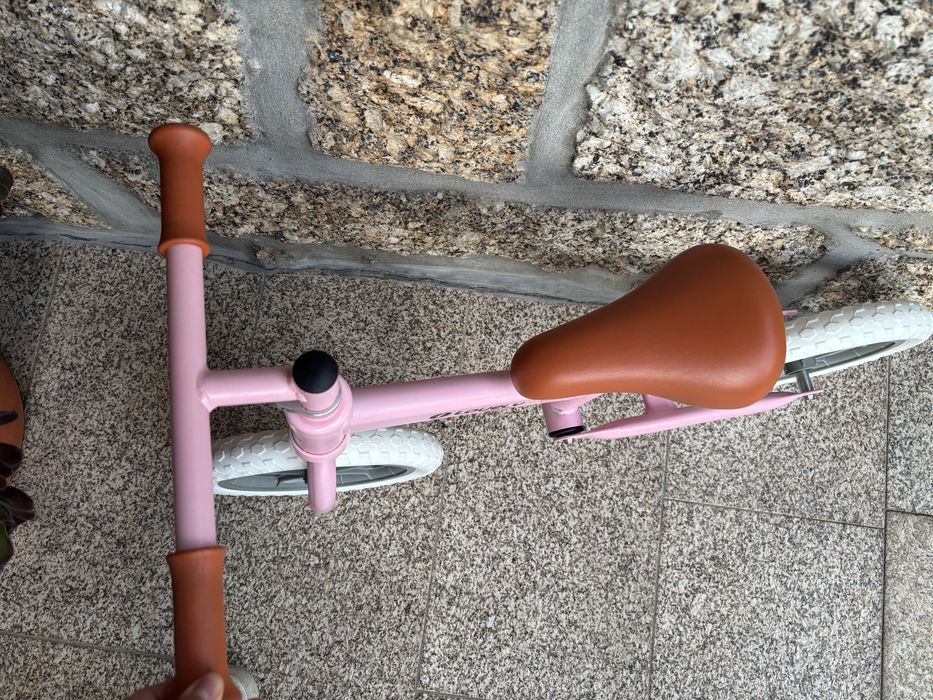 Bicicleta de equilibrio para menina, rosa
