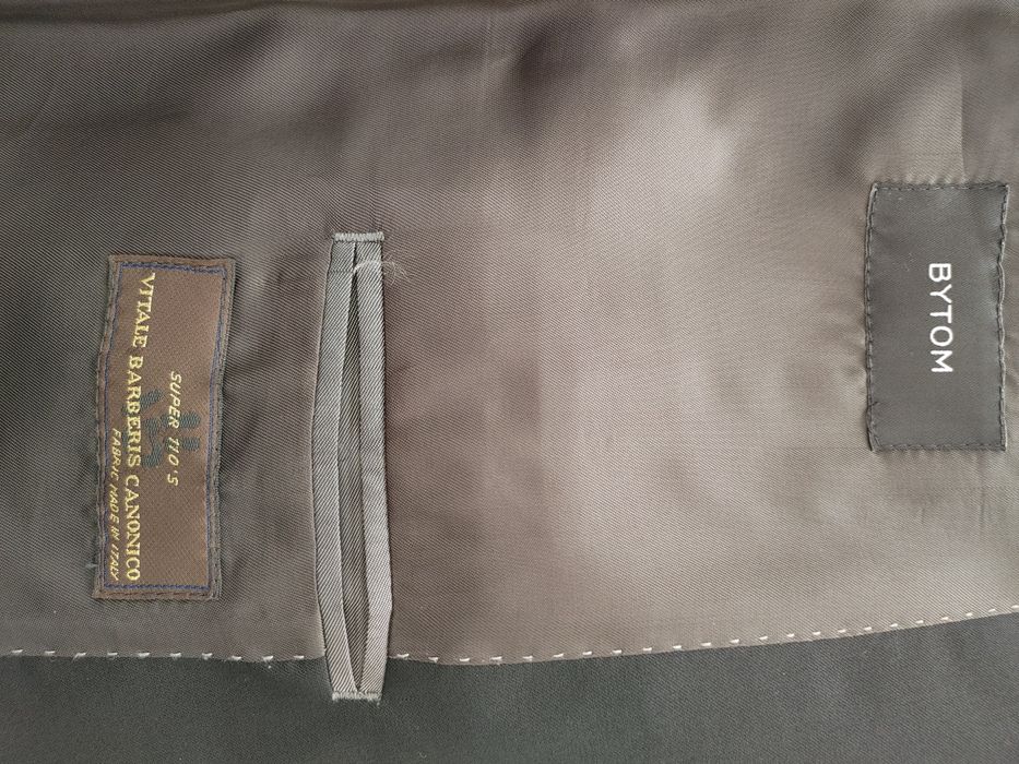 Garnitur BYTOM. Włoska wełna. Jak nowy.