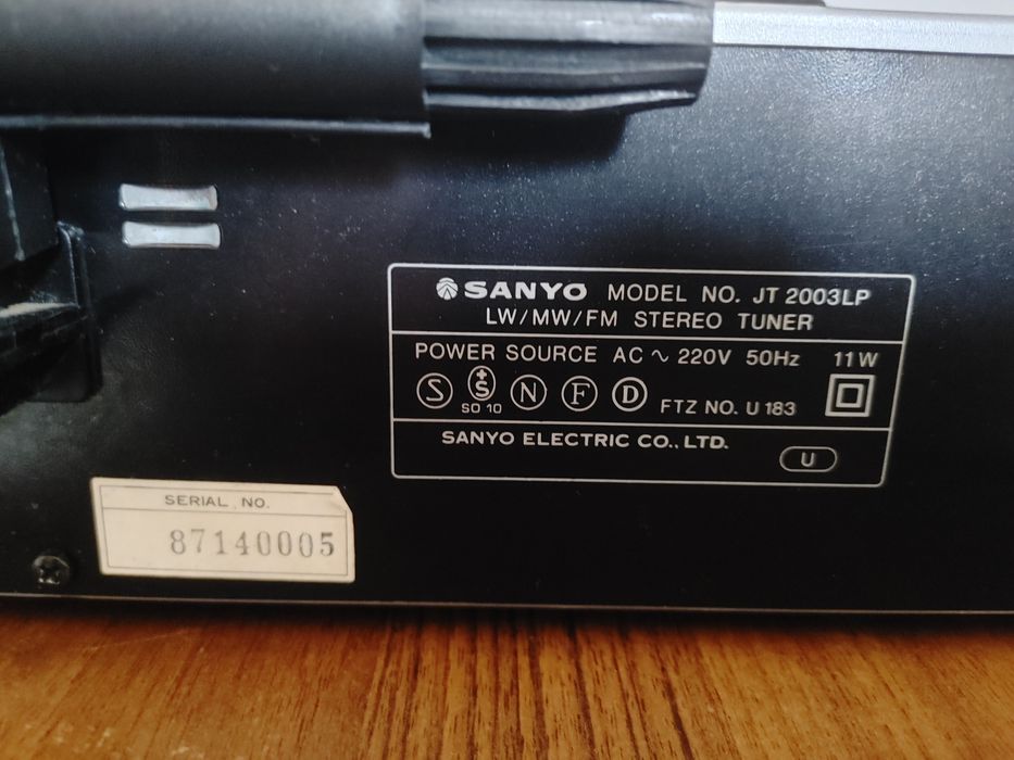 Аналоговий стерео тюнер     SANYO JT 2003 LP