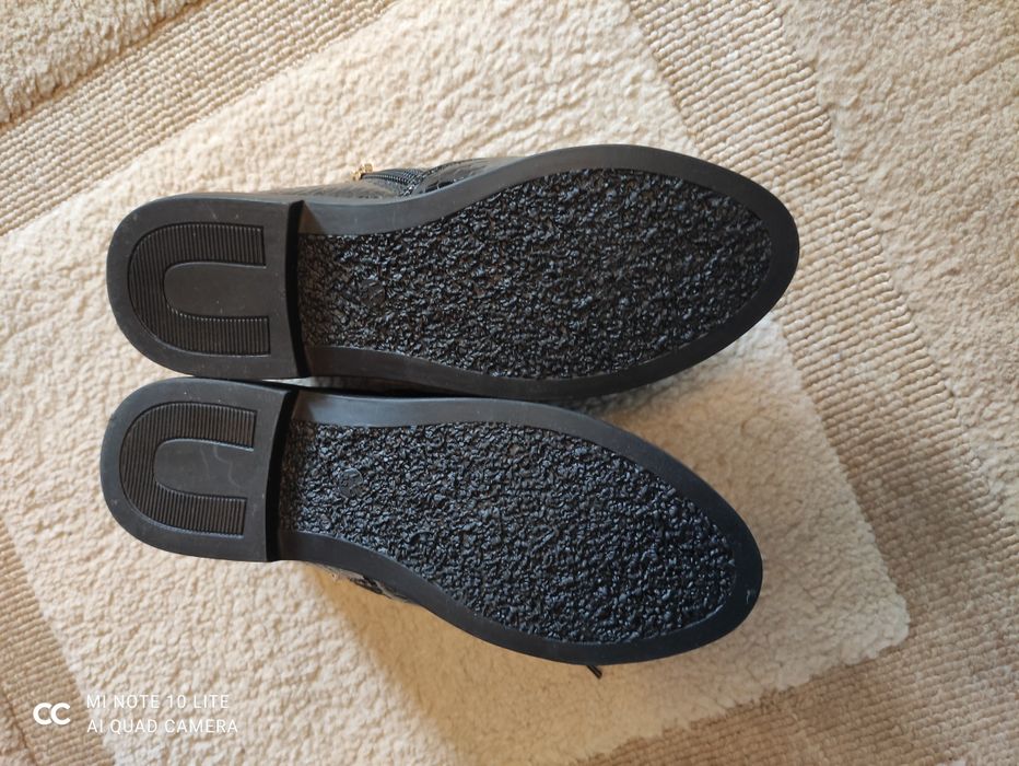 Туфельки на дівчинку