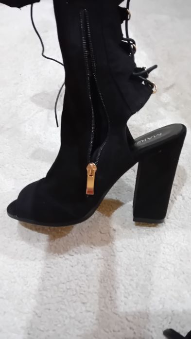 Buty muszkieterki 37 czarne na lato wiązane