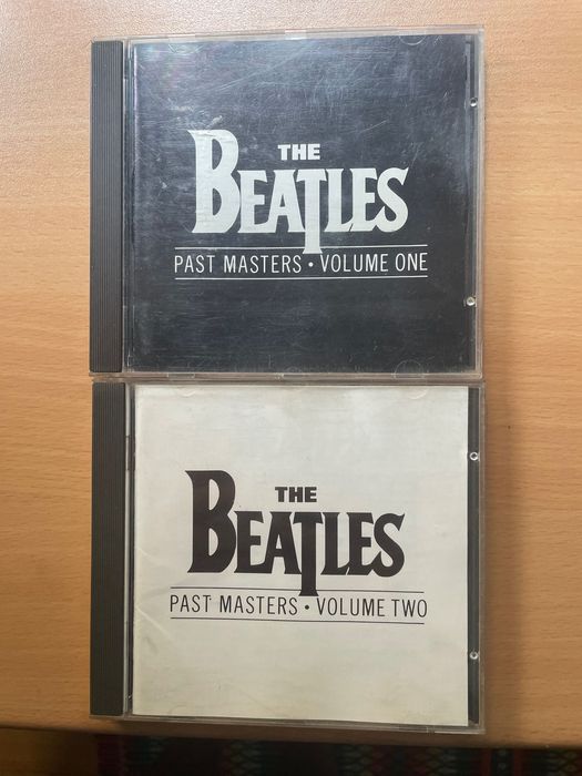 2 CDs The Beatles – Past Masters Volumes One and Two