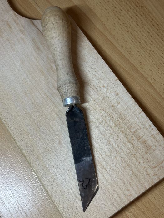 Dłuto do rzeźbienia w drewnie