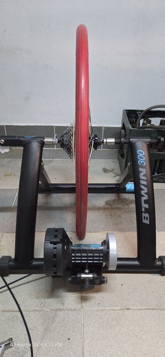 Trenażer BTwin 300