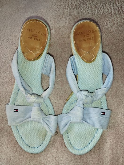 Tommy Hilfiger jeansowe klapki espadryle koturny 36