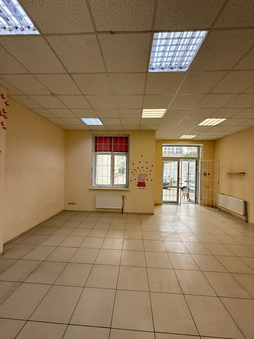Оренда комерційного приміщення 41,7 м², центр Вишневого, Акварелі-1
