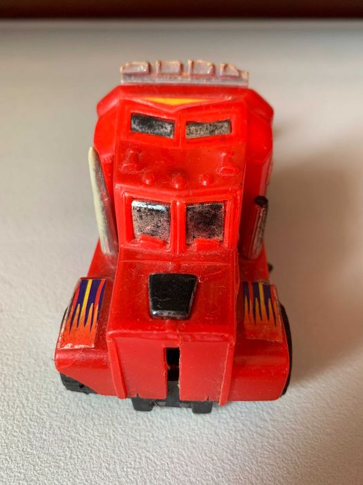 Brinquedo Camião