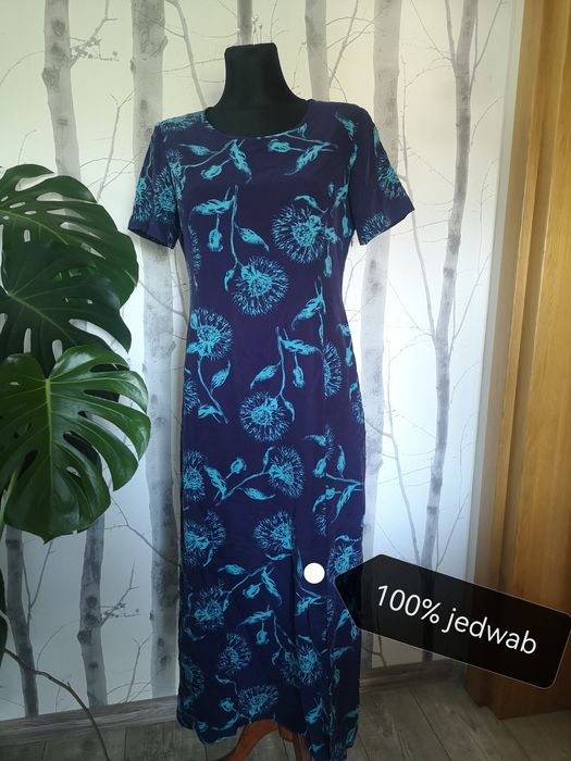 Jedwabna sukienka 38