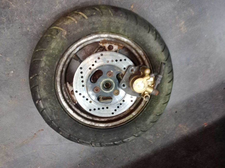 suzuki ue 125 ue125 felga przód przednia tarcza zacisk hamulca opona