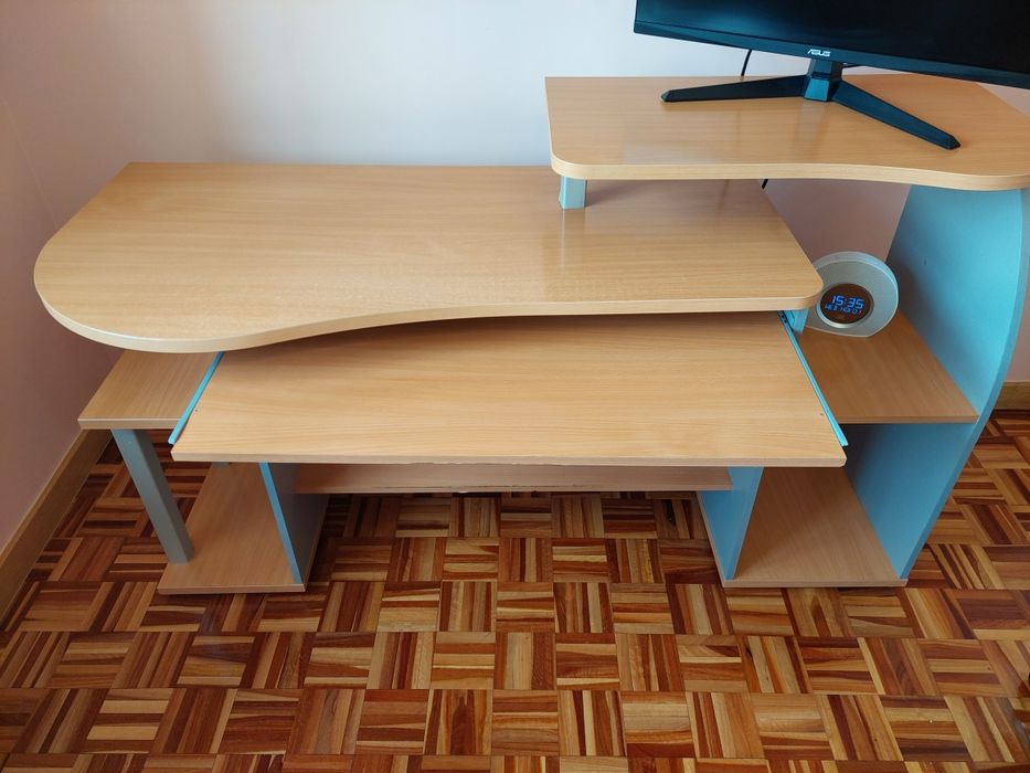 Secretária para escritório