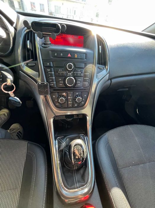 Opel Astra Sports Tourer 1.7 CDTI 125cv - Familiar - 240mil