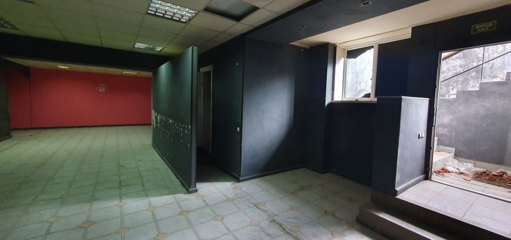 Продається підвальне комерційне приміщення.Центр.