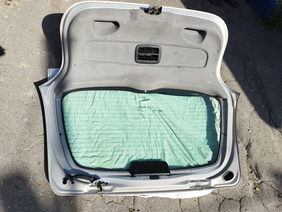 Задні двері багажника Сітроен Пікассо Ксара