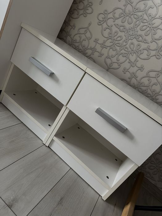 Приліжкова тумба