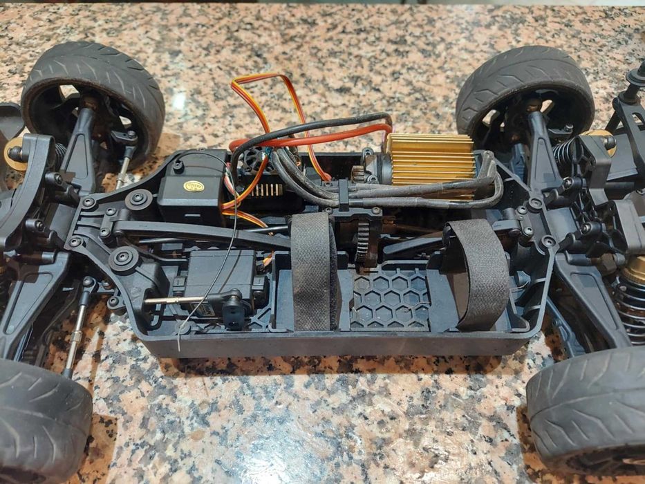 Truck RC Maverick QuantumR Flux 4S 4WD Cinza