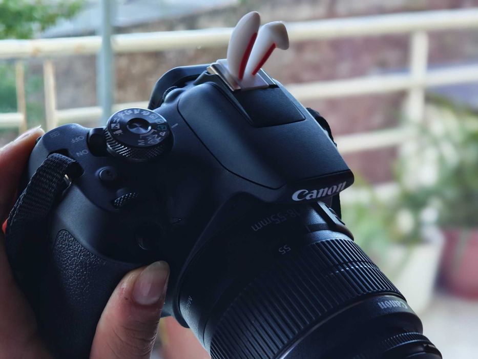 Câmara fotográfica Canon EOS 2000D