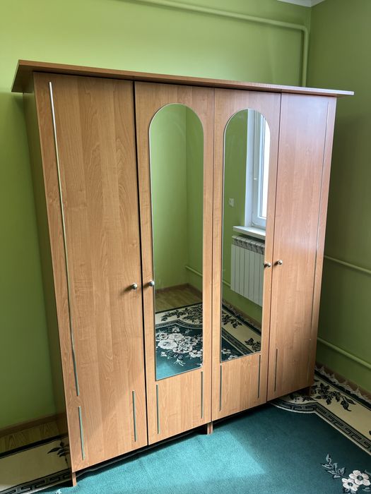 Шафа чотирьох дверна б/у