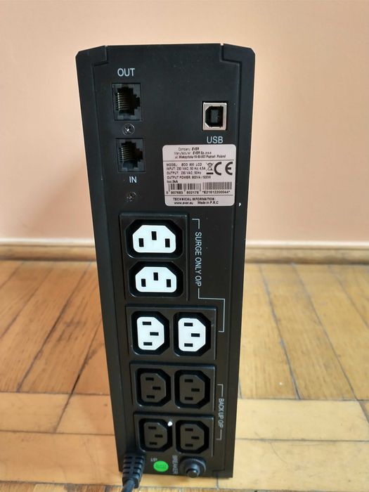 UPS Ever Eco 800 500W LCD Czarny Bez Akumulatorów
