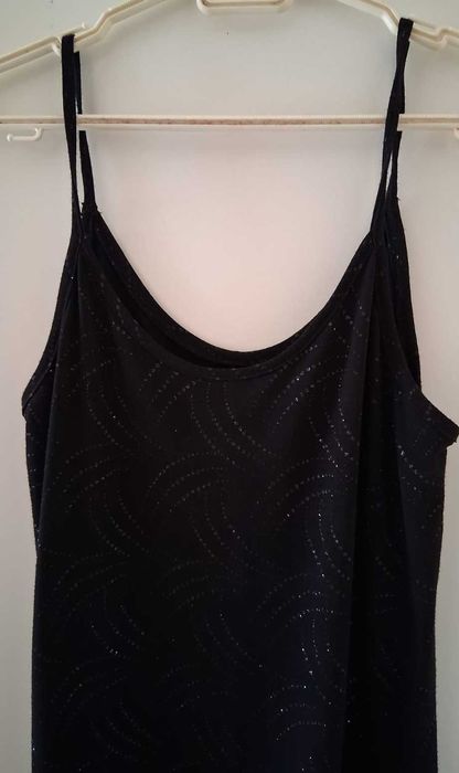 Vestido preto com brilho para festas