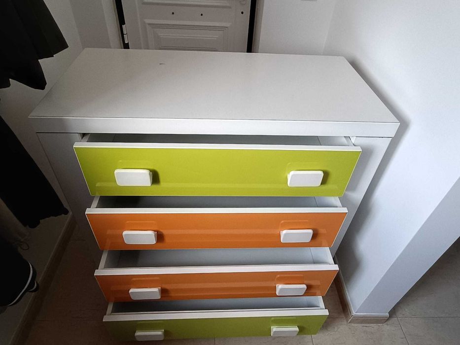 Cómoda de 4 gavetas 105x90x55cm