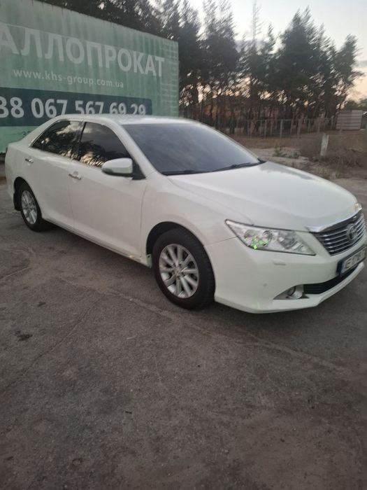 продам автомобиль toyota camry