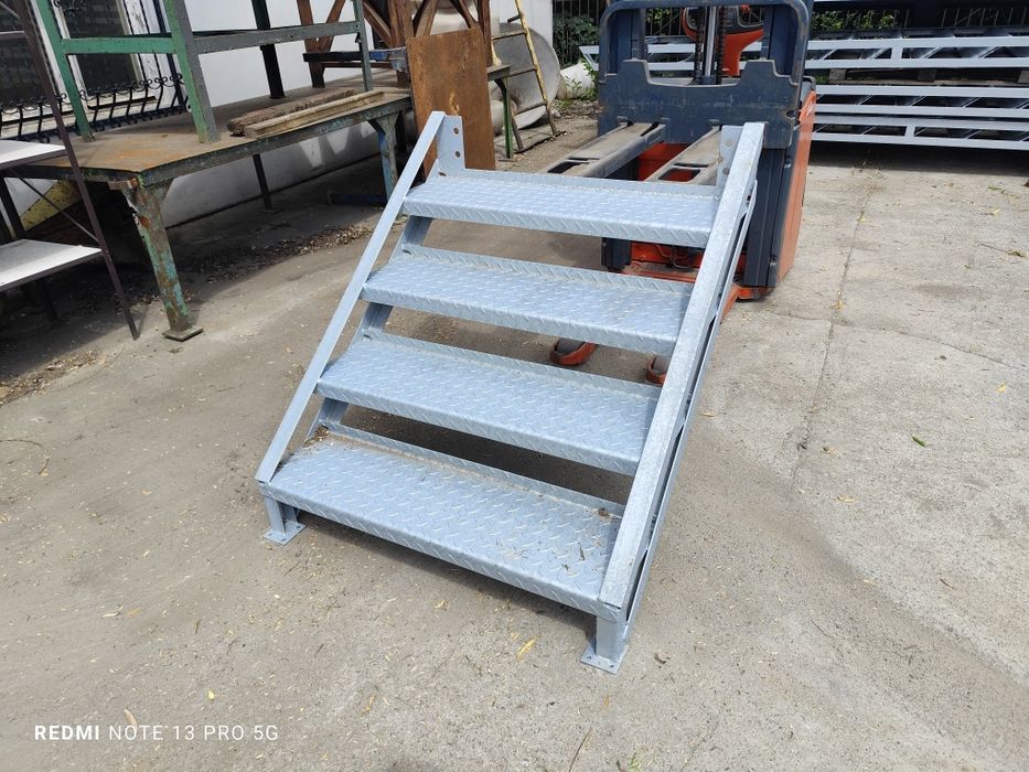 Schody metalowe loft wejście na 94cm 4 stopnie
