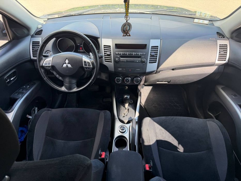Mitsubishi Outlander XL 2012 року
