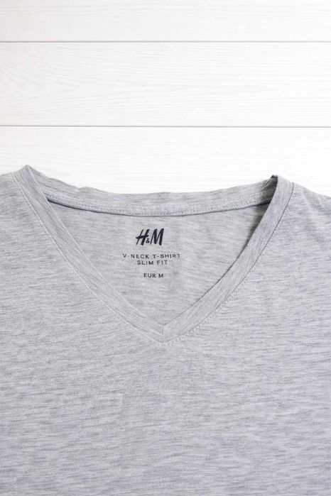 Szara koszulka H&M V-neck, Slim Fit, rozmiar M