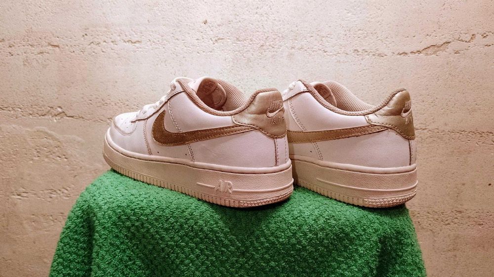 NIKE AIR FORCE 1 LOW r.37,5 skóra