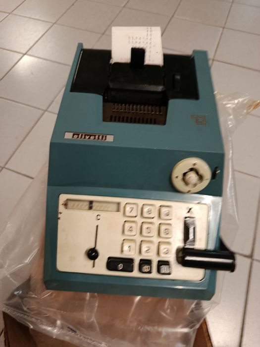 Máquina somar Olivetti manual