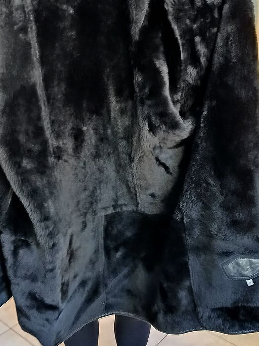 Czarny damski kożuch r. 48 firmy Gory w dobrym stanie.