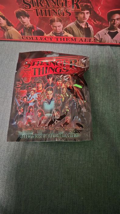 Zestaw Stranger Things 24szt nowe