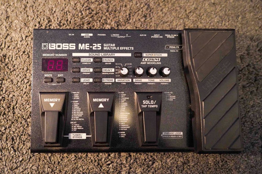 Boss ME-25 Pedal Multi-efeitos