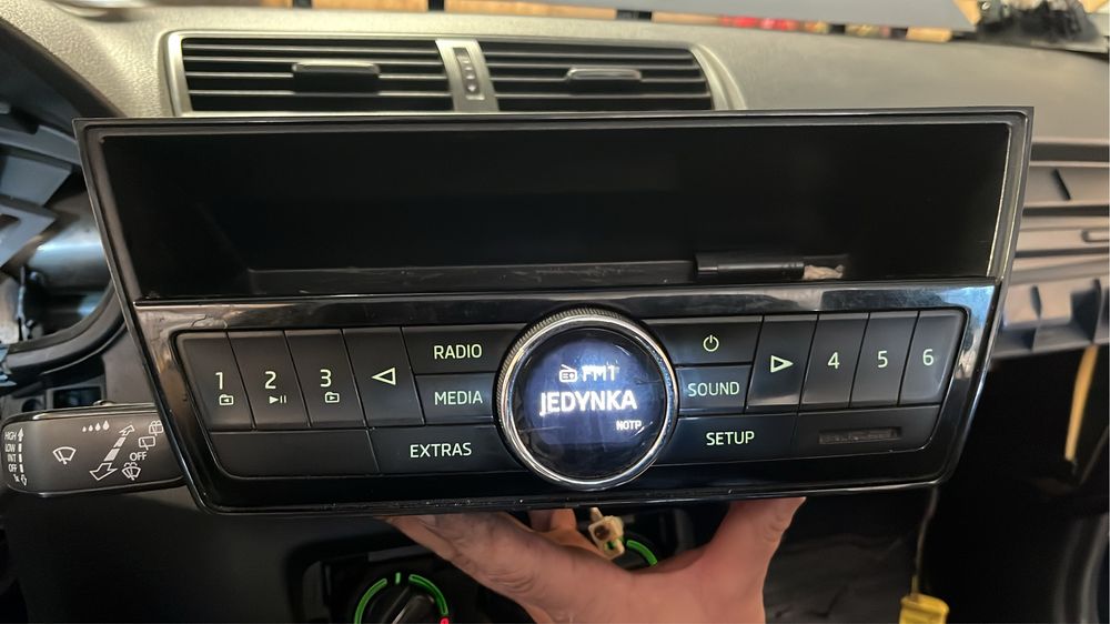 Radio fabia 3 w pełni sprawne